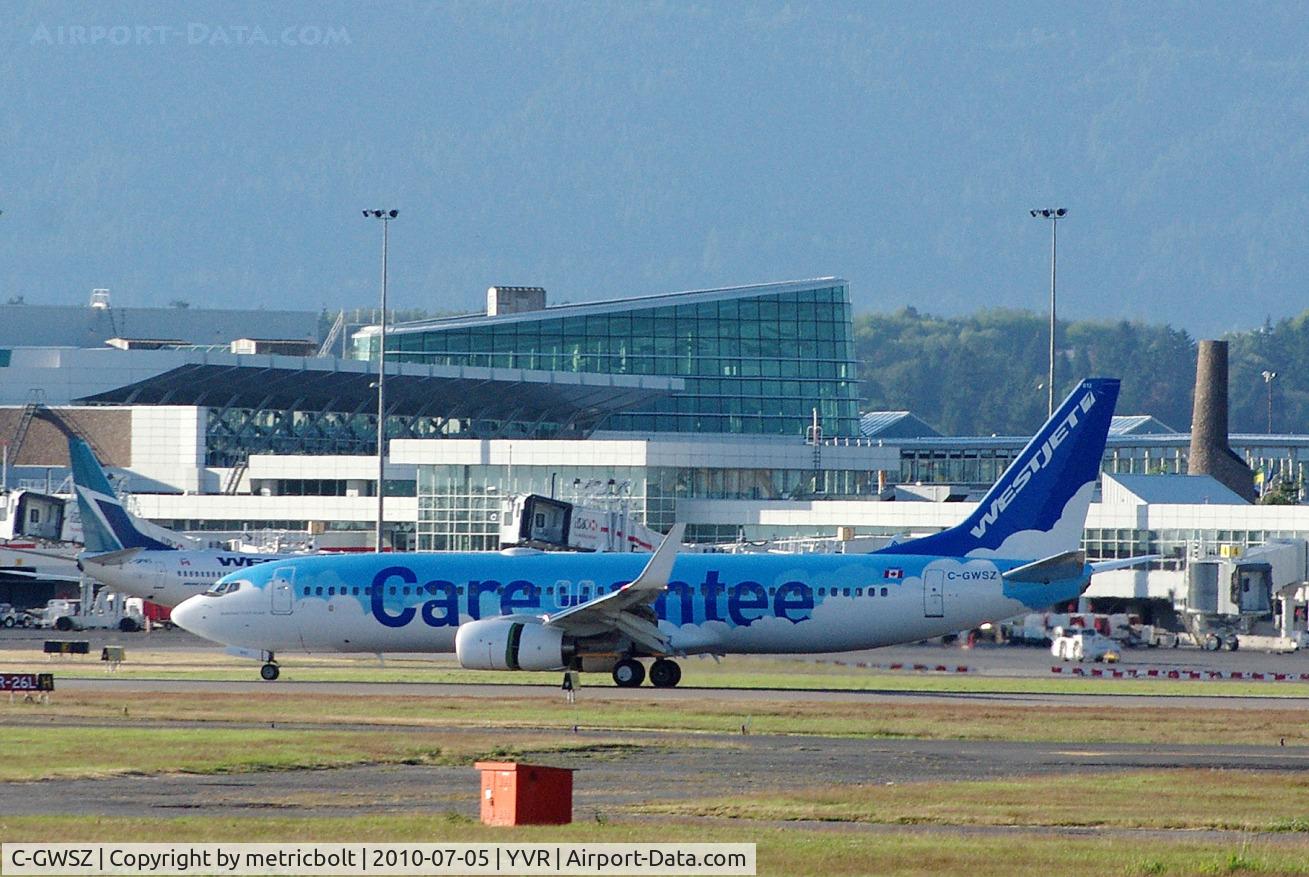 C-GWSZ, 2010 Boeing 737-8CT C/N 37092, Evening arrival at YVR