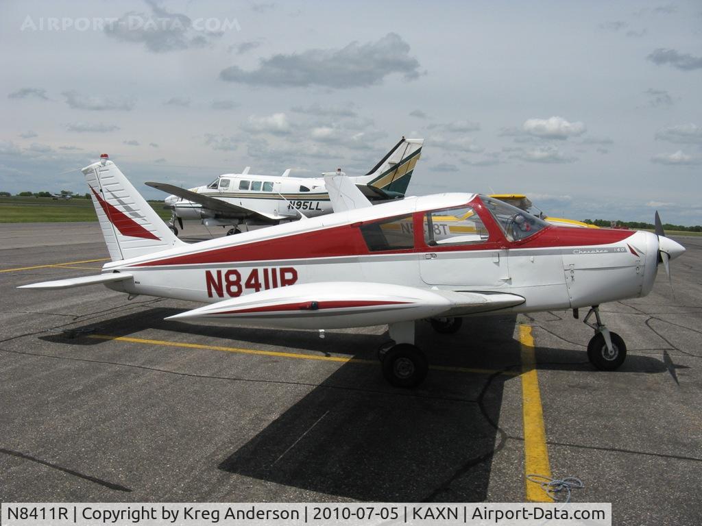 N8411R, 1966 Piper PA-28-140 Cherokee C/N 28-22288, Piper PA-28-140 Cherokee on the line.