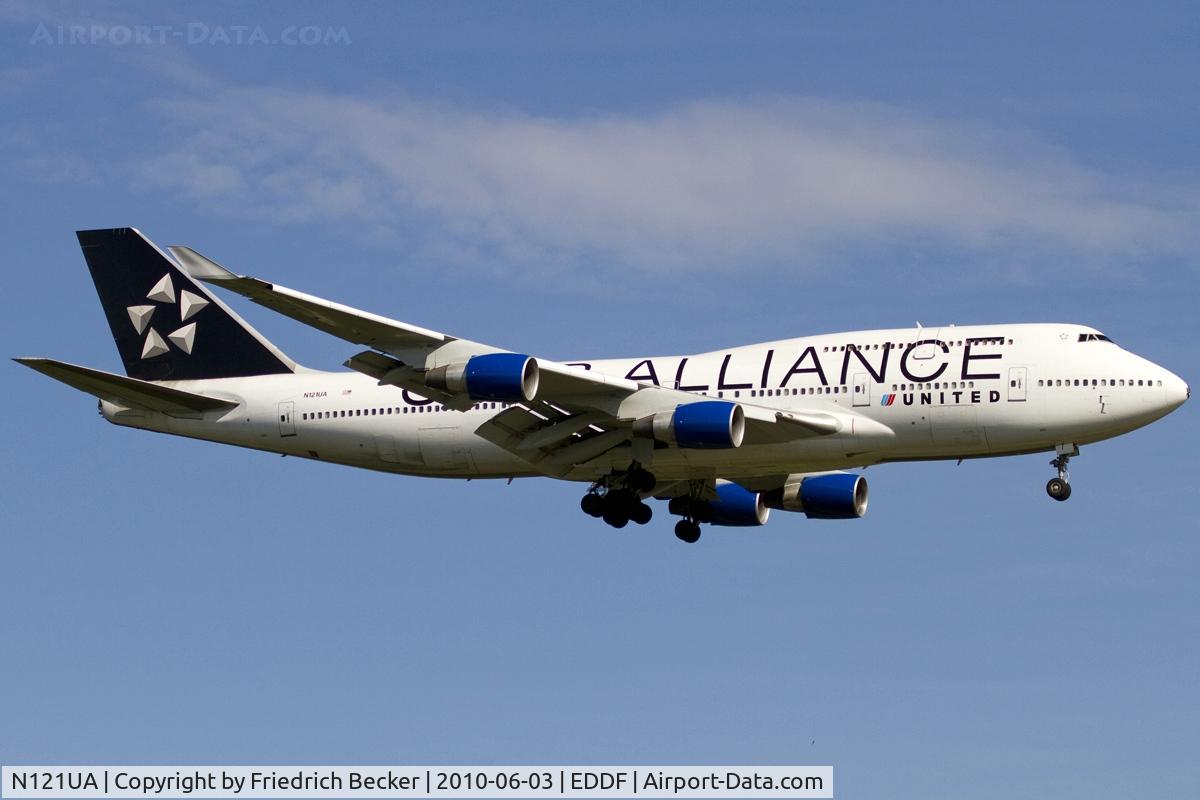 N121UA, 1999 Boeing 747-422 C/N 29167, short final RW07R