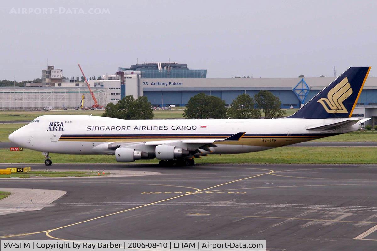 9V-SFM, 2003 Boeing 747-412F/SCD C/N 32898, Boeing 747-412F [32898] (Singapore Airlines Cargo) Schiphol~PH 10/08/2006. Seen taxiing for departure.