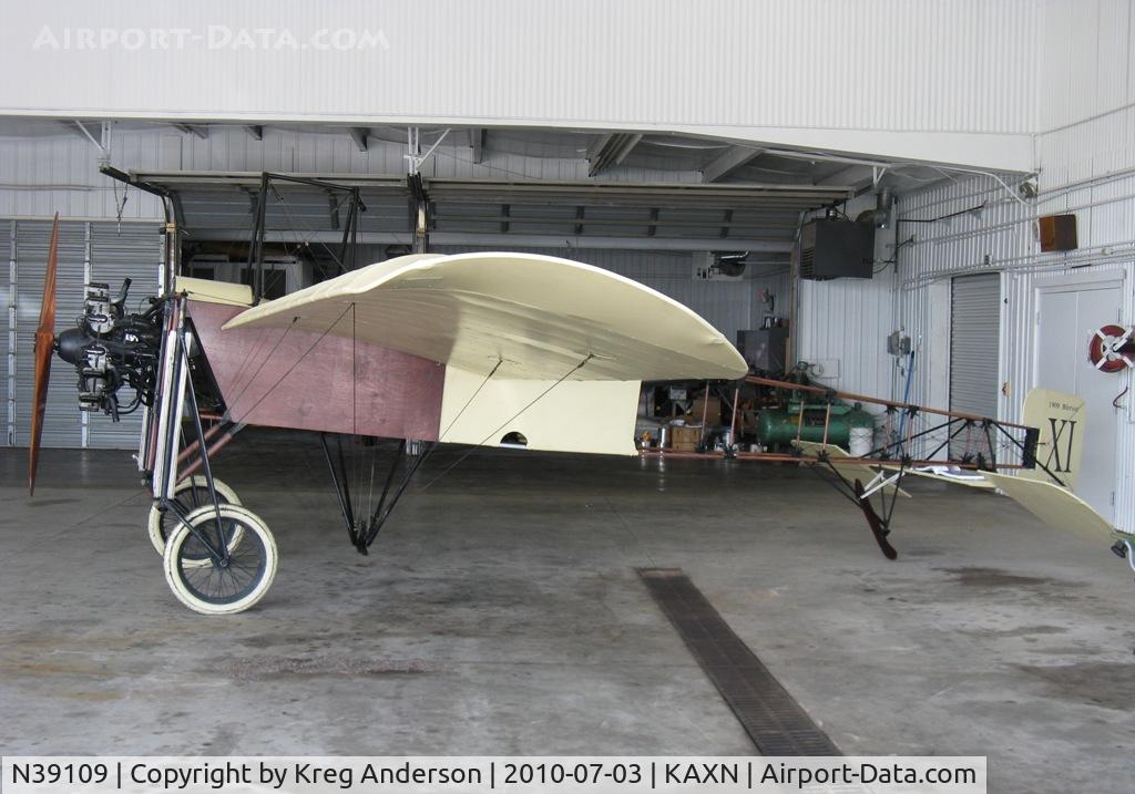 N39109, 2009 Bleriot XI Replica C/N AB3, American Barnstormers Tour 2010