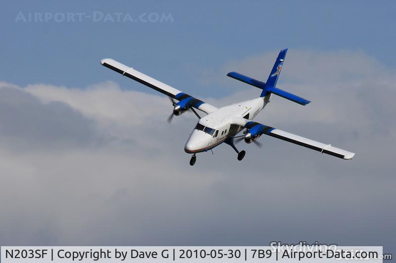 N203SF, 1968 De Havilland Canada DHC-6-200 Twin Otter C/N 151, On final to Ellington, CT