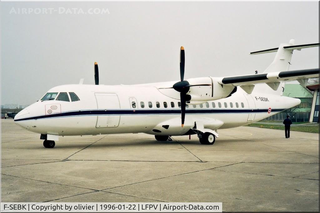 F-SEBK, 1991 ATR 42-320 C/N 264, Parked