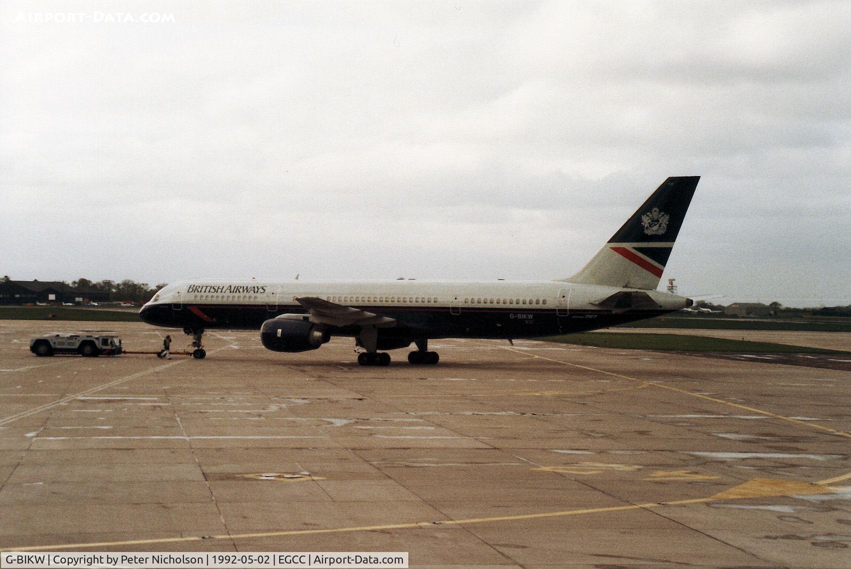 G-BIKW, 1986 Boeing 757-236 C/N 23492, Boeing 757-236 of British Airways on push-back at Manchester in May 1992.