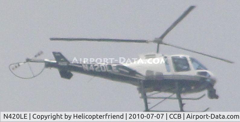 N420LE, 2006 Enstrom 480B C/N 5101, Orbiting south of Cable Airport in the gloomy So Cal weather