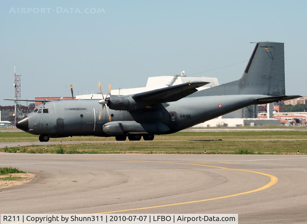 R211, Transall C-160R C/N 214, Taxiing to the military area...