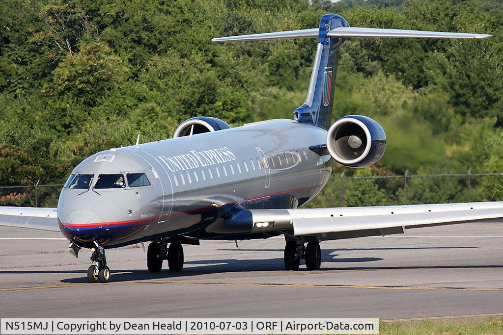 N515MJ, 2003 Bombardier CRJ-700 (CL-600-2C10) Regional Jet C/N 10117, United Express (Mesa Airlines) N515MJ (FLT ASH7235) from Washington/Dulles Int'l (KIAD) exiting RWY 5 via Taxiway 