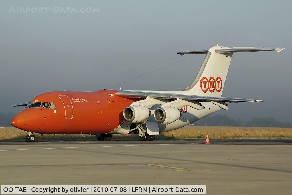 OO-TAE, 1990 British Aerospace BAe-146-300QT Quiet Trader C/N E3182, Taxiing.