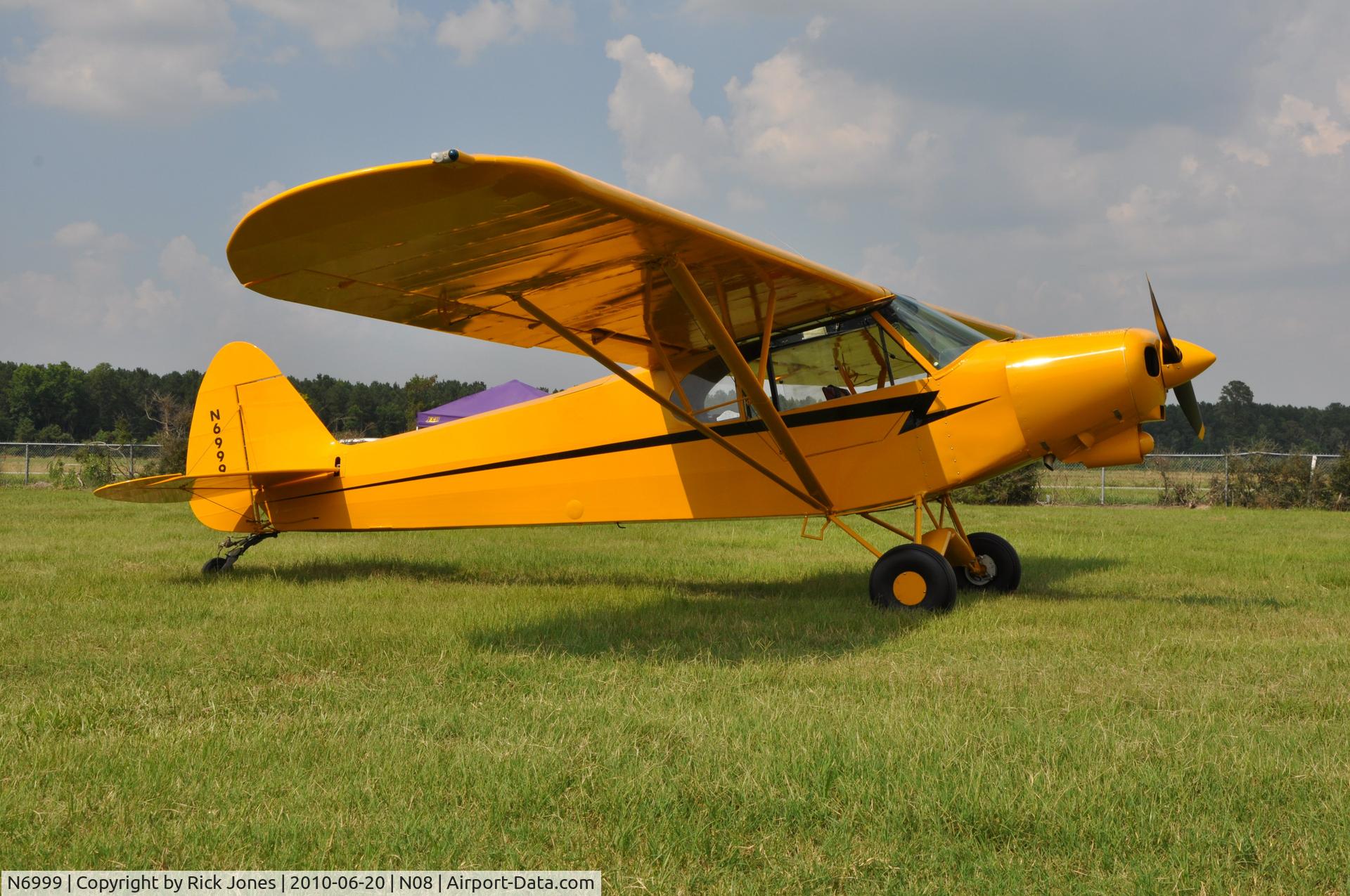 N6999, 1970 Piper PA-18-150 Super Cub C/N 18-8881, Super Cub PA18-180 wearing new paint. She looks great!