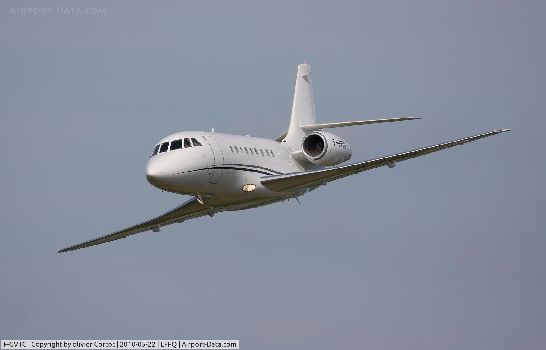 F-GVTC, 2002 Dassault Falcon 2000 C/N 166, Taken during the Ferté-Alais Airshow
