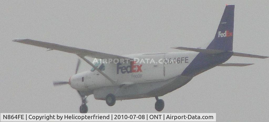 N864FE, 1989 Cessna 208B C/N 208B0187, On final to Ontario for Fed Ex on a gloomy morning