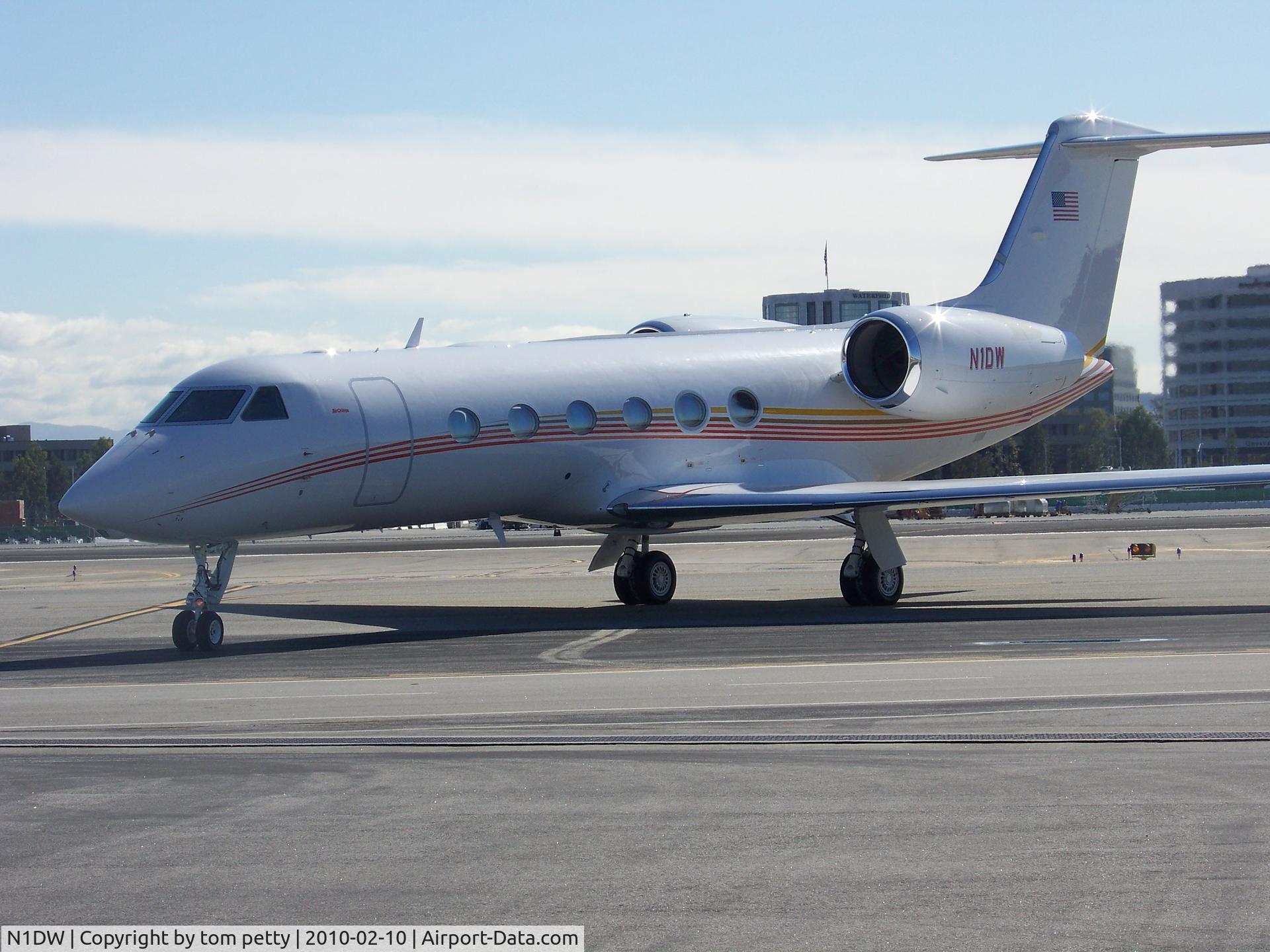 N1DW, 1988 Canadair Challenger 601-3A (CL-600-2B16) C/N 5025, Gulfstream G-450