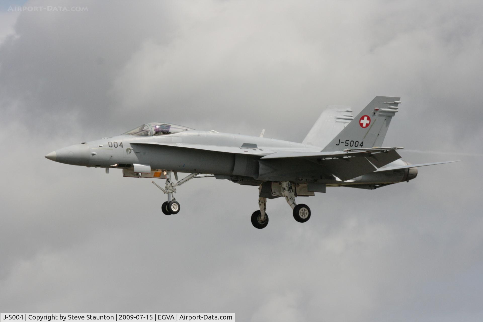 J-5004, 1997 McDonnell Douglas F/A-18C Hornet C/N 1320/SFC004, Taken at the Royal International Air Tattoo 2009
