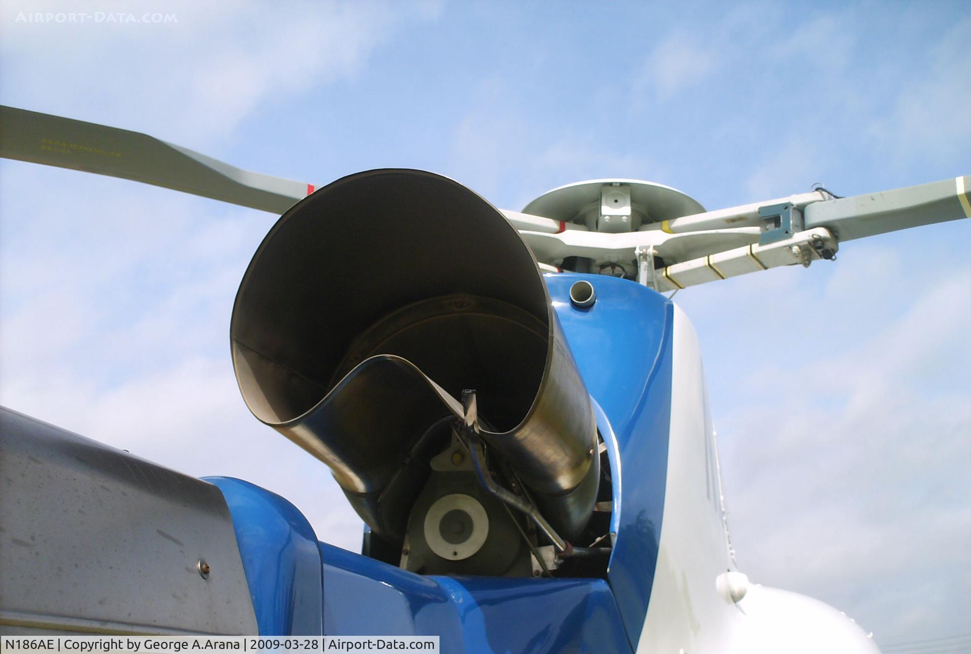 N186AE, 2004 Eurocopter AS-350B-3 Ecureuil Ecureuil C/N 3872, Turbomeca Arriel 2B turbine exhaust rear view.