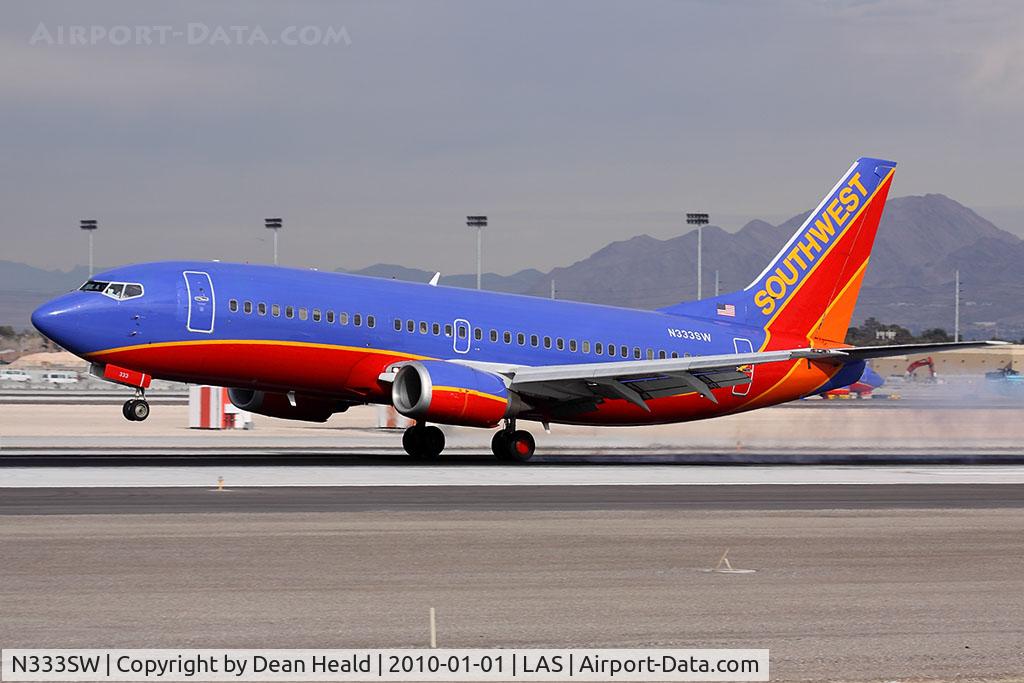 N333SW, 1988 Boeing 737-3H4 C/N 23697, Southwest Airlines N333SW (FLT SWA3436) from Phoenix Sky Harbor Int'l (KPHX) landing RWY 25L.