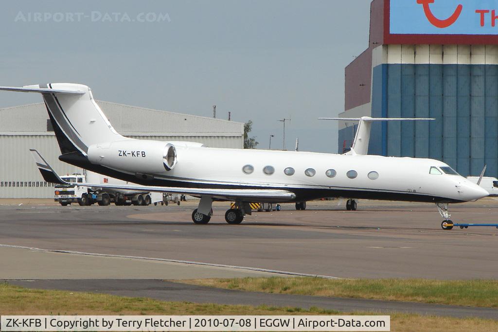 ZK-KFB, 2009 Gulfstream Aerospace GV-SP (G550) C/N 5260, New Zealand Gulfstream Aerospace GV-SP (G550), c/n: 5260 being prepared for departure