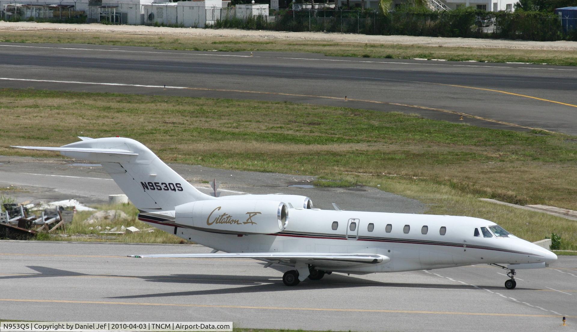 N953QS, 2001 Cessna 750 Citation X Citation X C/N 750-0153, N953QS taxing to the active