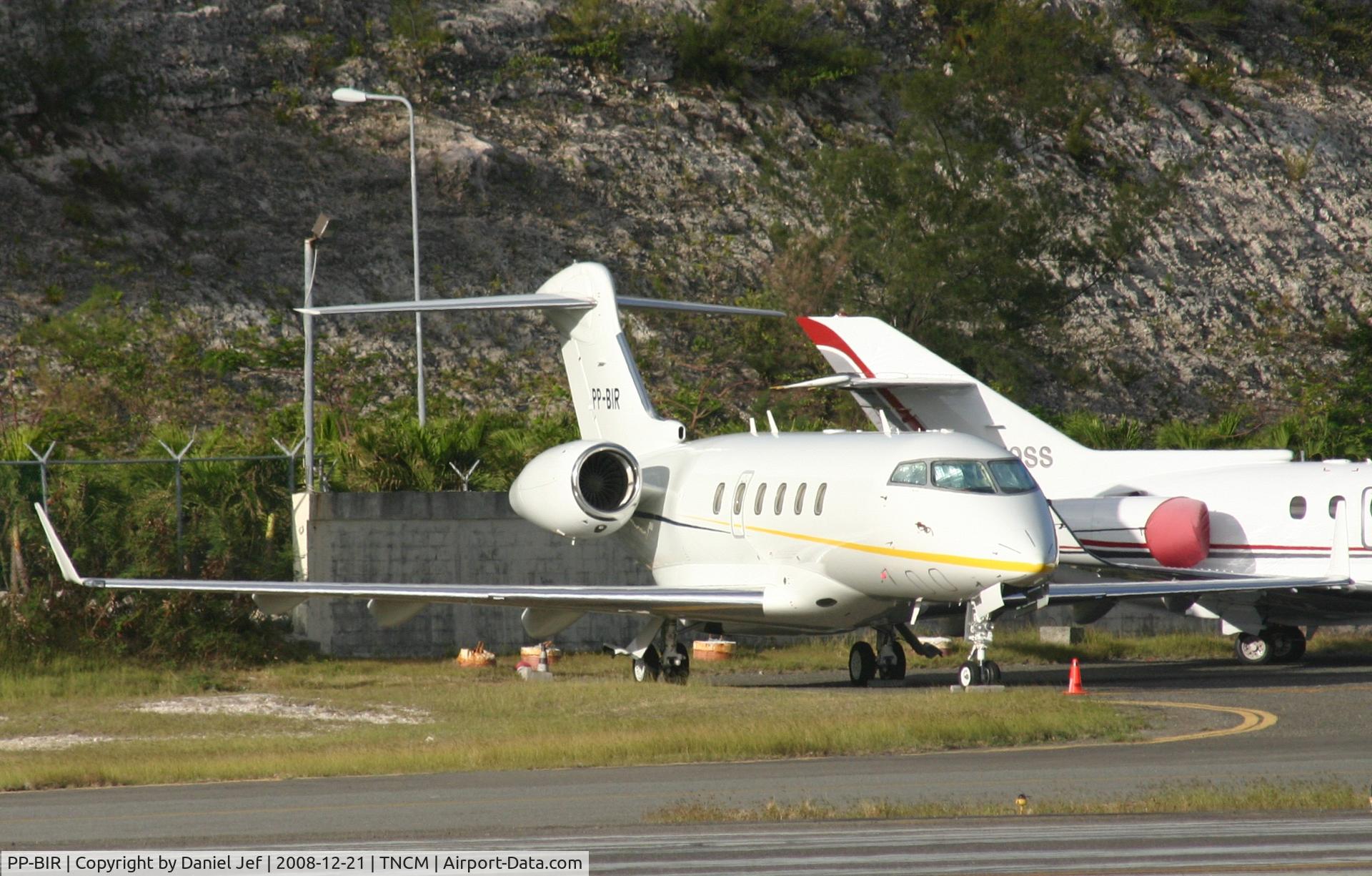 PP-BIR, 2007 Bombardier Challenger 300 (BD-100-1A10) C/N 20178, PP-BIR park at the cargo ramp at TNCM