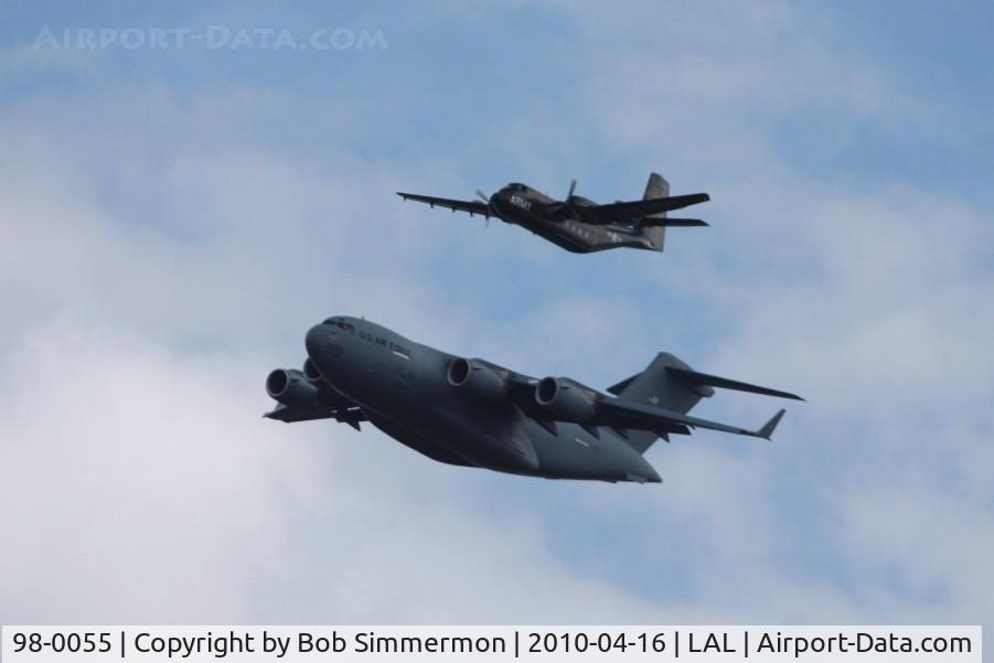 98-0055, 1998 Boeing C-17A Globemaster III C/N F-58/P-55, Overflying Sun N Fun 2010 w/DeHavilland Caribou N149HF.
