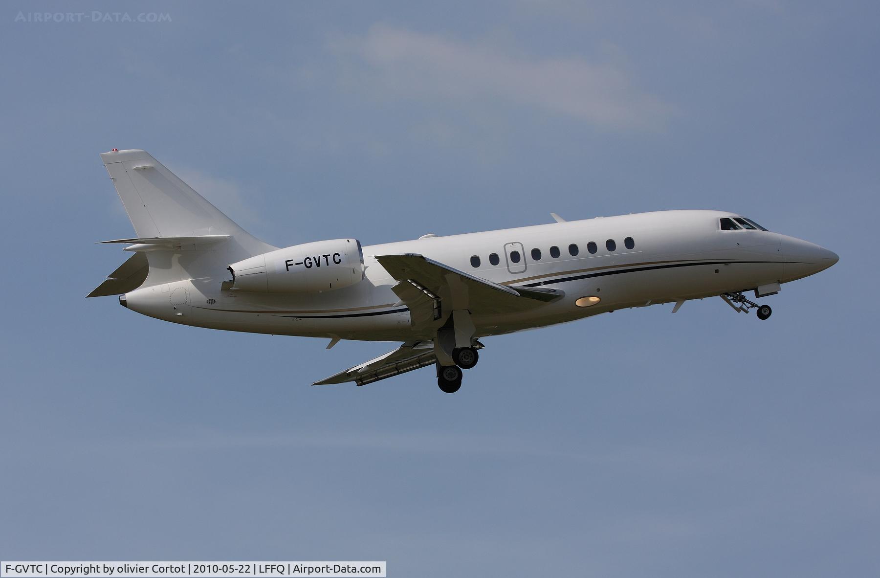 F-GVTC, 2002 Dassault Falcon 2000 C/N 166, Ferte alais airshow 2010
