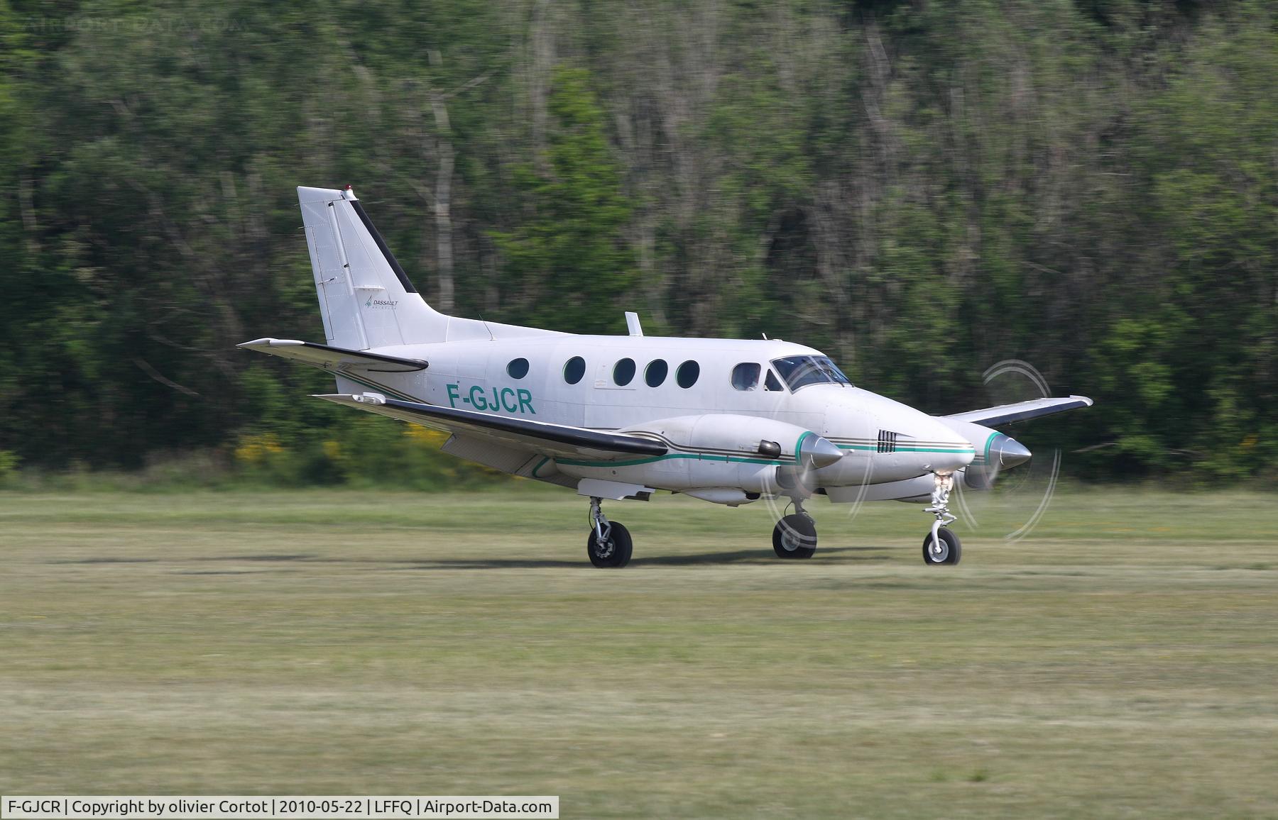 F-GJCR, 1977 Beech E90 King Air C/N LW-251, Ferte alais airshow 2010