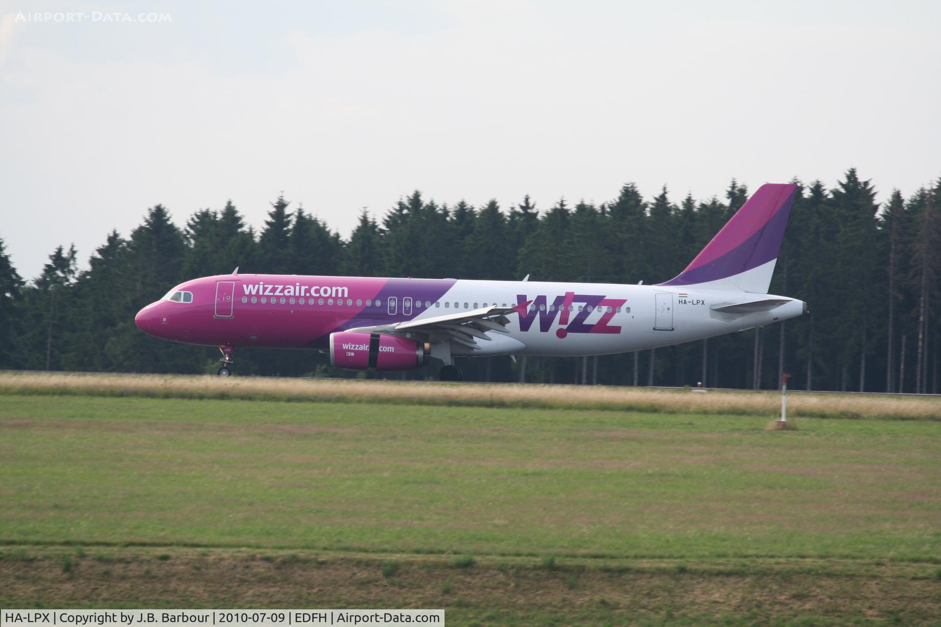 HA-LPX, 2009 Airbus A320-232 C/N 3968, Ah the Airbus family.