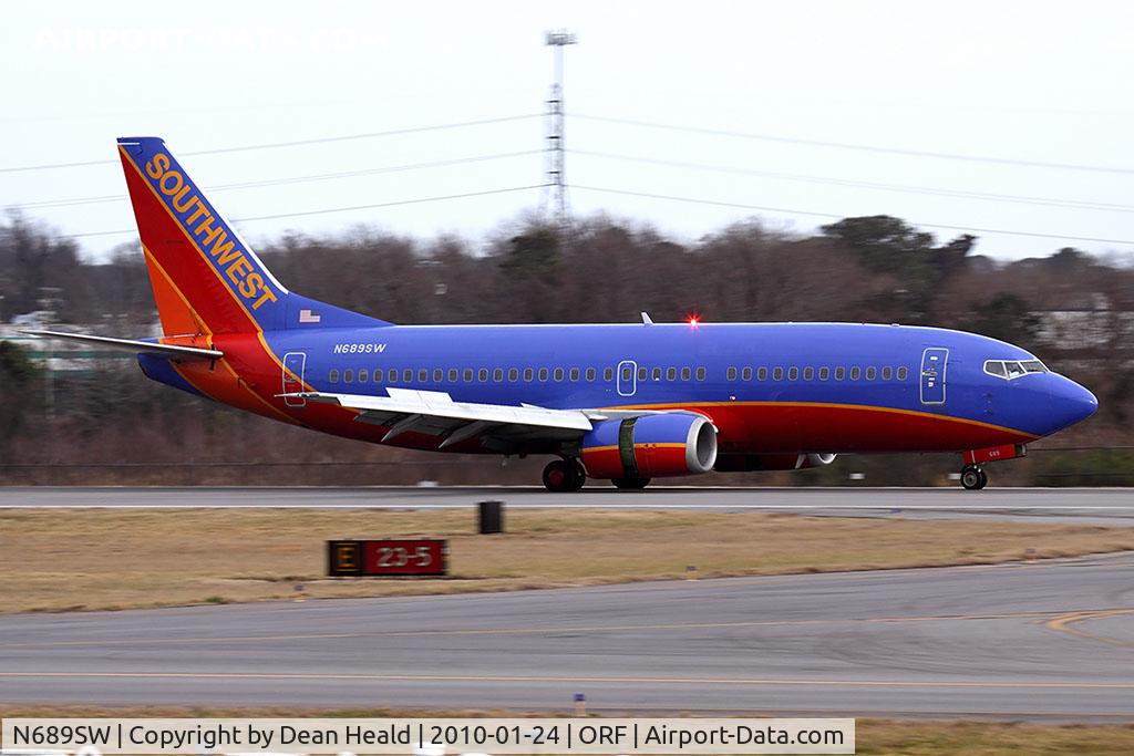 N689SW, 1985 Boeing 737-3Q8 C/N 23387, Southwest Airlines N689SW (FLT SWA439) from Nashville Int'l (KBNA) rolling out after landing on RWY 23.