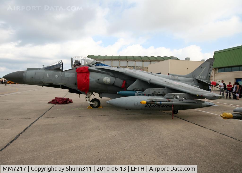 MM7217, McDonnell Douglas AV-8B+ Harrier II C/N 269/IT006, Static display during LFTH Open Day 2010...