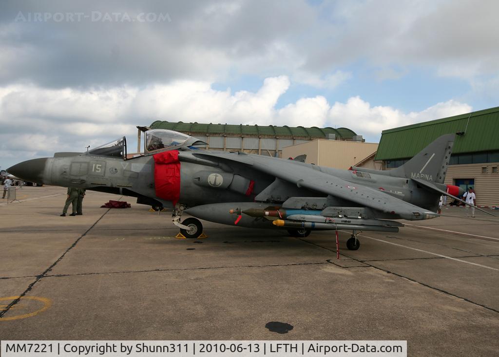 MM7221, McDonnell Douglas AV-8B Harrier II C/N 273/IT010, Static Display during LFTH Open Day 2010...