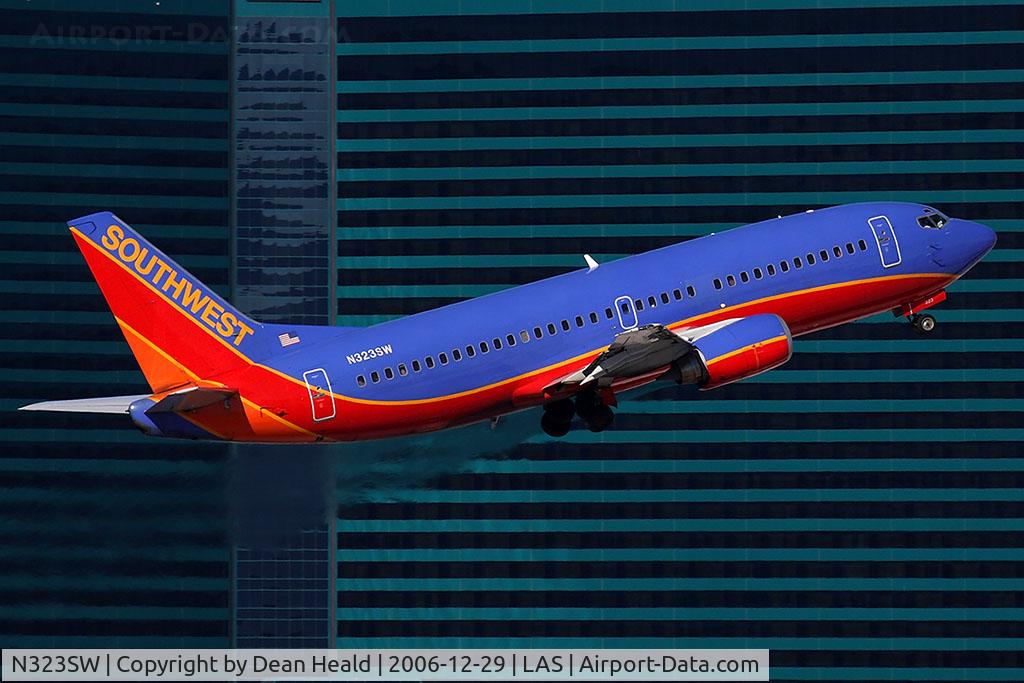 N323SW, 1987 Boeing 737-3H4 C/N 23344, Southwest Airlines N323SW (FLT SWA1498) climbing out from RWY 1R enroute to Spokane Int'l (KGEG).