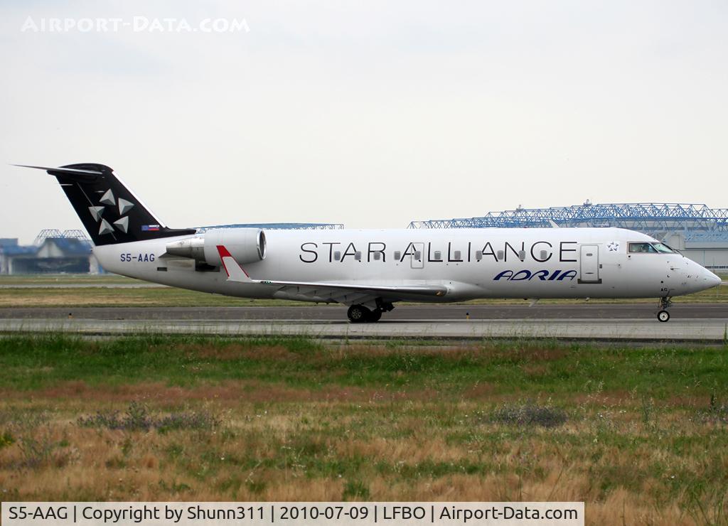 S5-AAG, 2000 Canadair CRJ-200LR (CL-600-2B19) C/N 7384, Lining up rwy 14L for departure...