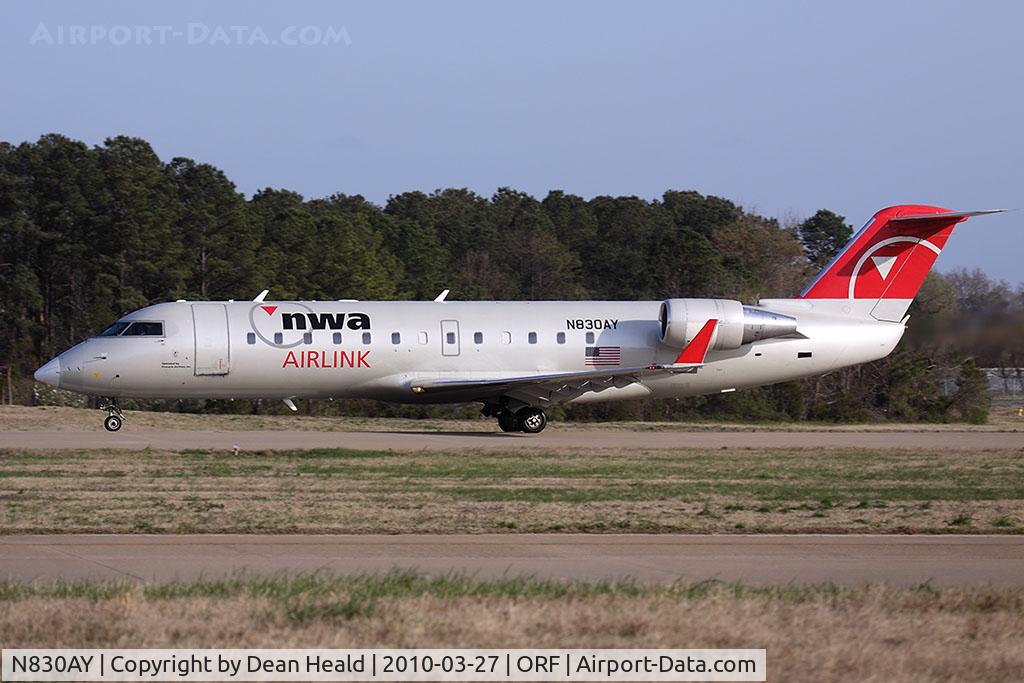 N830AY, 2005 Bombardier CRJ-200ER (CL-600-2B19) C/N 8030, Northwest Airlink (Pinnacle Airlines) N830AY (FLT FLG4423) starting takeoff roll on RWY 5 enroute to Indianapolis Int'l (KIND).