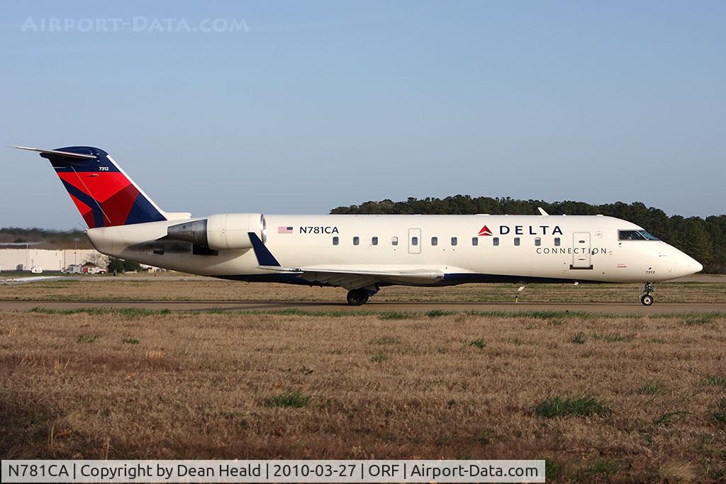 N781CA, 1999 Canadair CL-600-2B19 Regional Jet CRJ-100ER C/N 7312, Delta Connection (Comair) N781CA (FLT COM561) taxiing to RWY 5 for departure to John F Kennedy Int'l (KJFK).