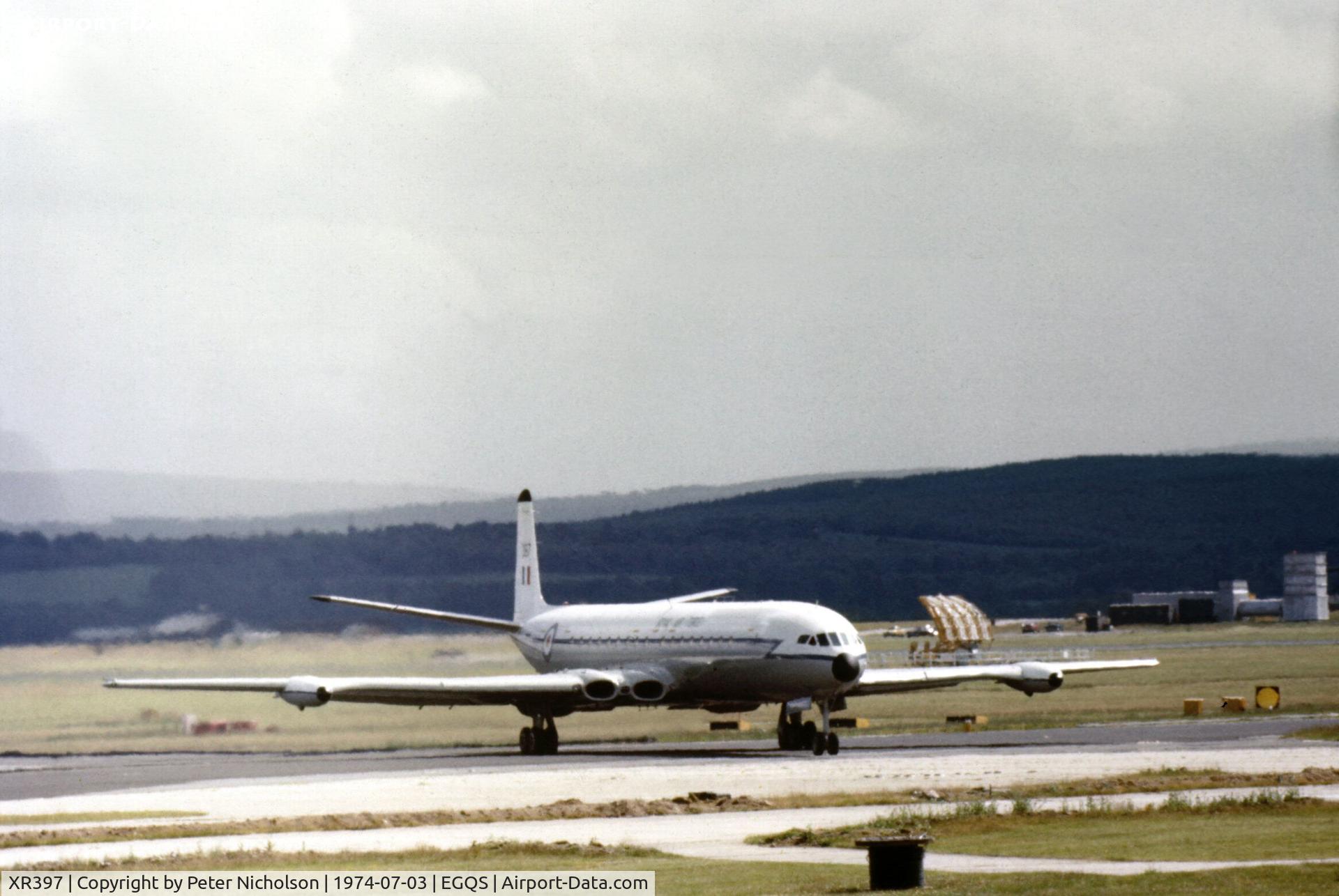 XR397, 1962 De Havilland DH.106 Comet C.4 C/N 6469, Comet C.4 of 216 Squadron preparing to depart from RAF Lossiemouth in the Summer of 1974. In September 1975 it was civilianised with Dan-Air Ltd as G-BDIV.