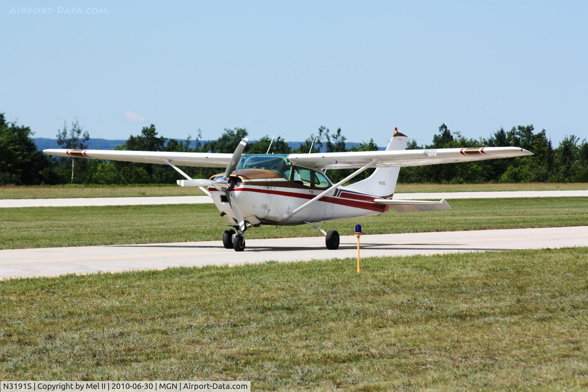 N3191S, 1964 Cessna 182G Skylane C/N 18255691, One of the planes used by Skydive Harbor Springs to break the Guiness Book of World Record for the most tandem jumps in a 24 hour period.