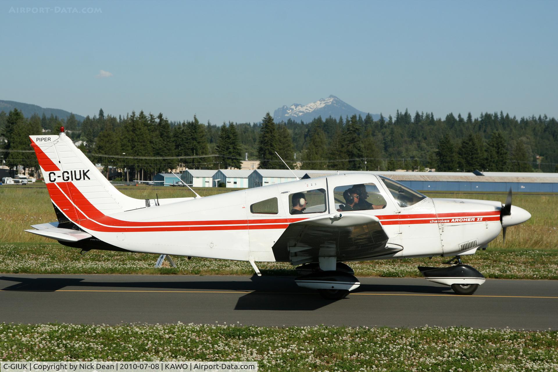 C-GIUK, 1977 Piper PA-28-181 Archer C/N 28-7790281, KAWO