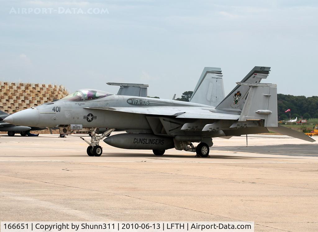 166651, Boeing F/A-18E Super Hornet C/N E114, Used as a demo during LFTH Open Day 2010...