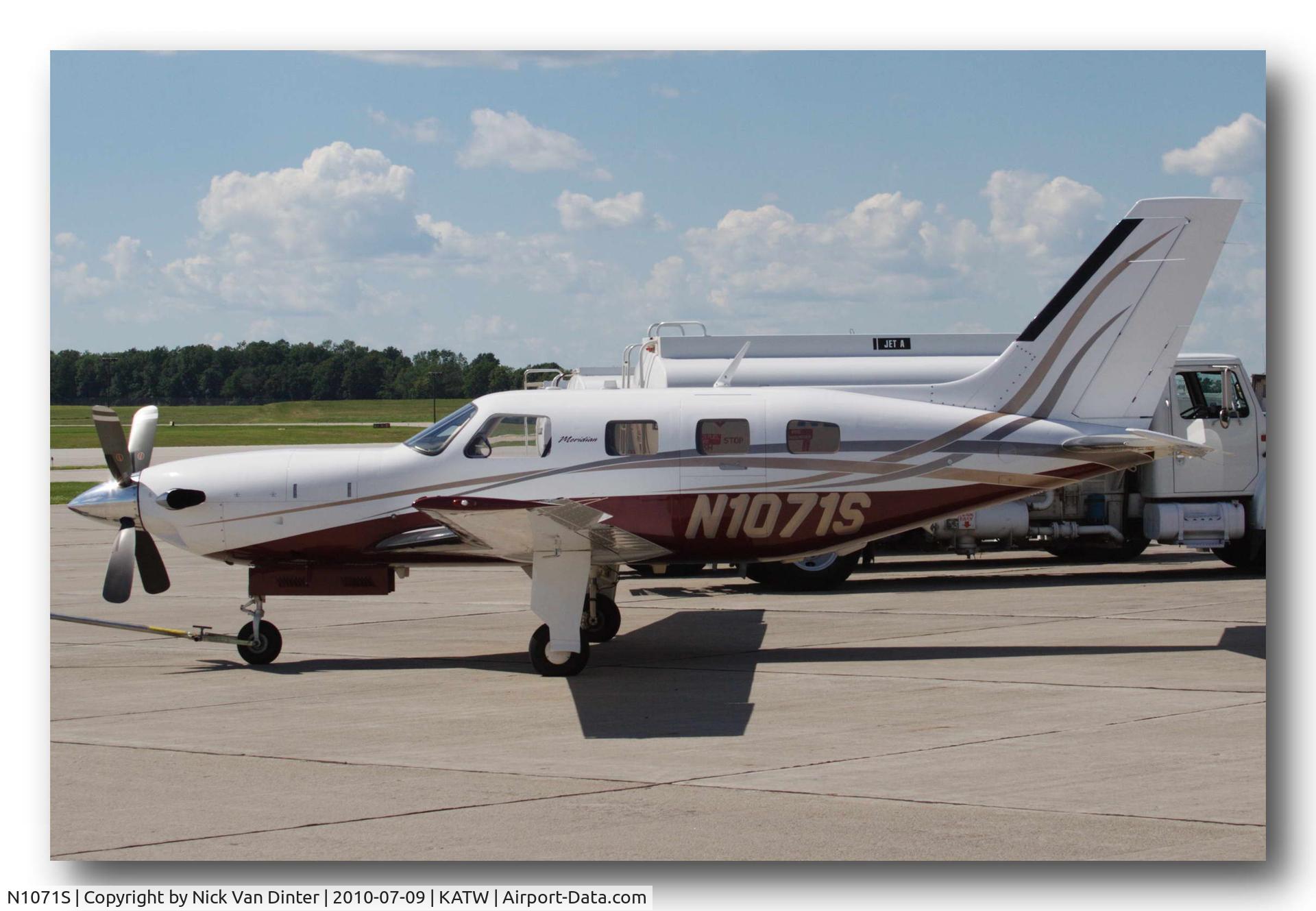 N1071S, Piper PA-46-500TP Malibu Meridian C/N 4697298, On the Ramp at ATW