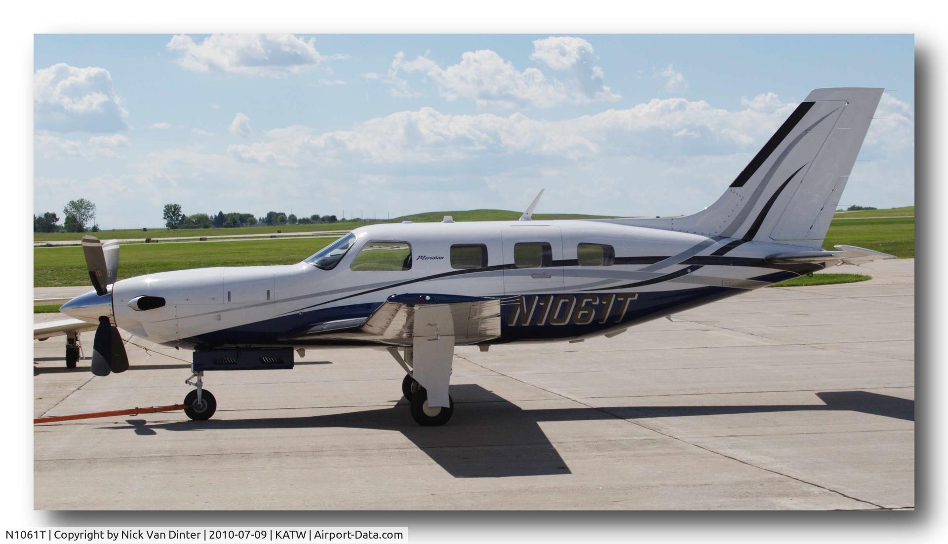 N1061T, 2006 Piper PA-46-500TP C/N 4697274, On the Ramp at ATW.