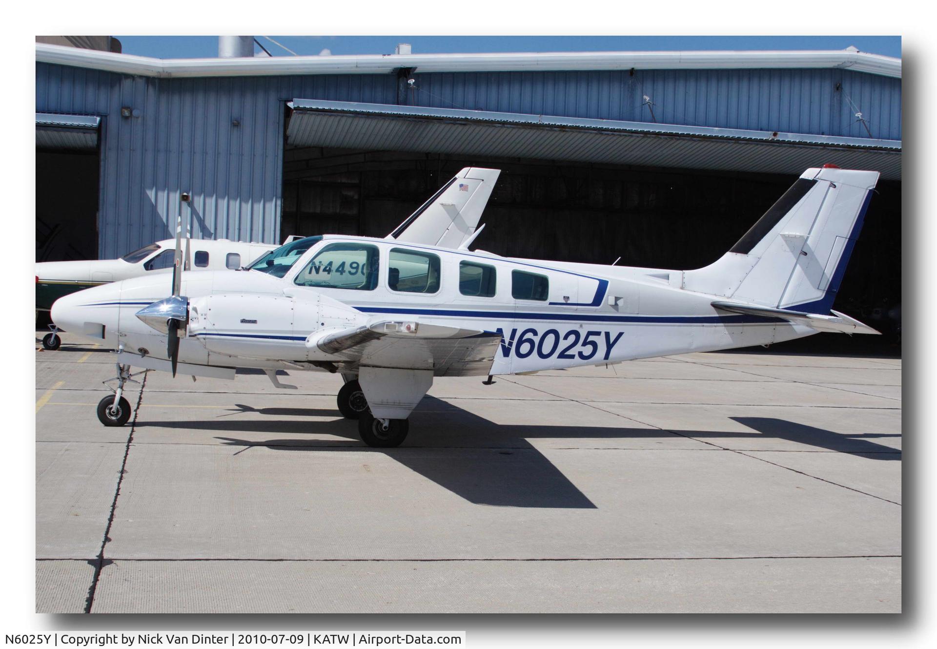 N6025Y, 1979 Beech 58 Baron C/N TH-1010, An old charter dog on the Ramp at ATW.