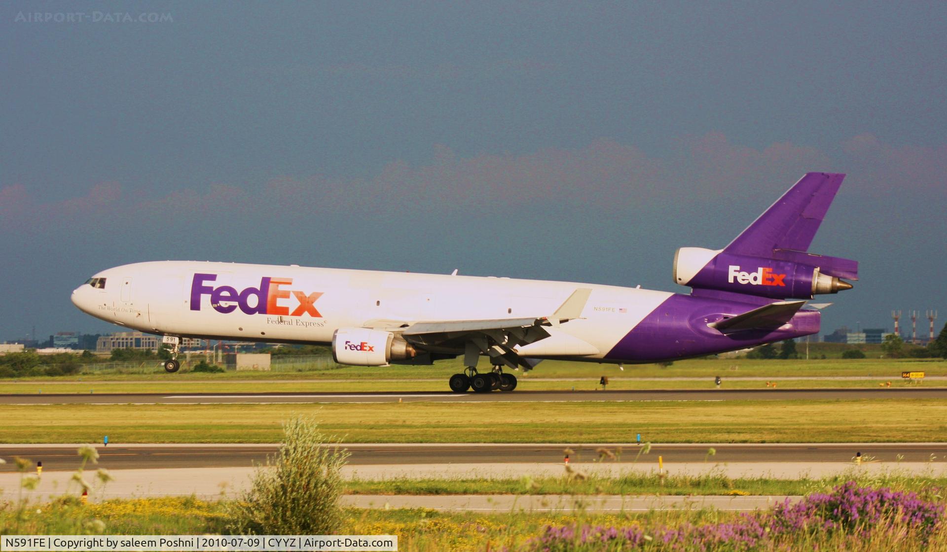 N591FE, 1992 McDonnell Douglas MD-11F C/N 48527, Landing runway 05