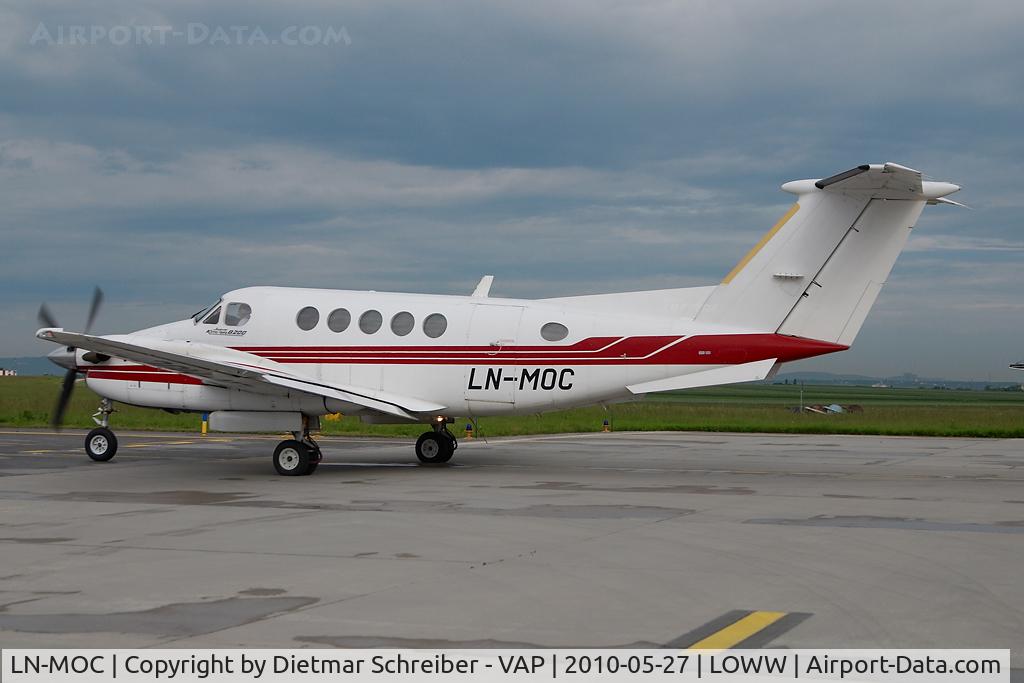 LN-MOC, 1993 Beech B200 King Air C/N BB-1449, Beech 200 King Air