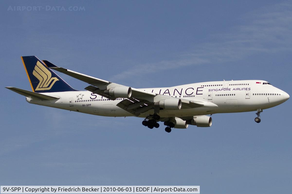 9V-SPP, 2001 Boeing 747-412 C/N 28029, short final RW07R