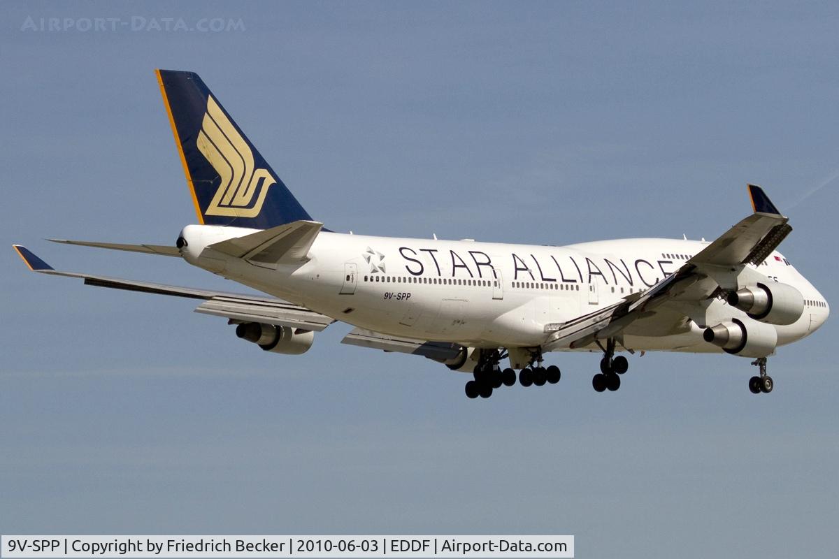 9V-SPP, 2001 Boeing 747-412 C/N 28029, short final RW07R