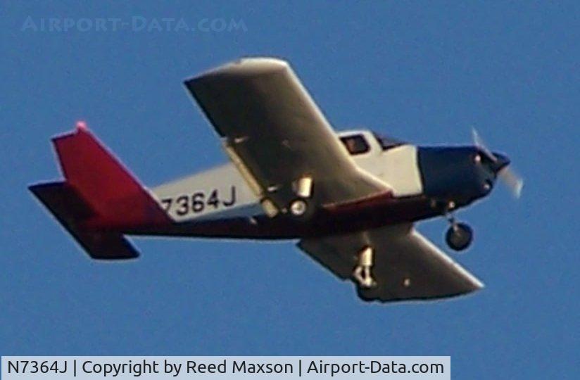 N7364J, 1968 Piper PA-28-140 Cherokee C/N 28-24718, On base for 16 EDU (0o5)