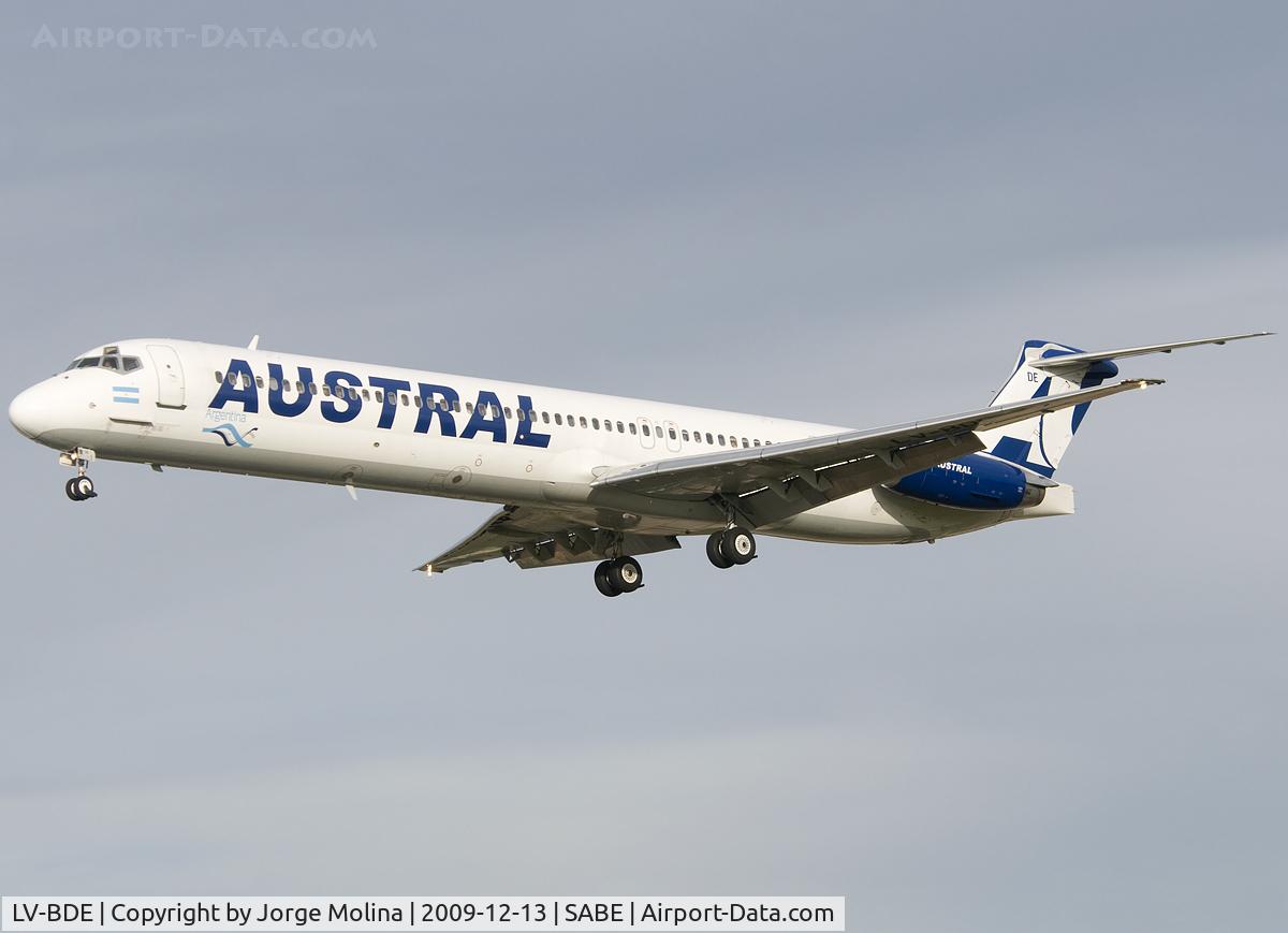 LV-BDE, 1991 McDonnell Douglas MD-83 (DC-9-83) C/N 49943, On final RWY 31.