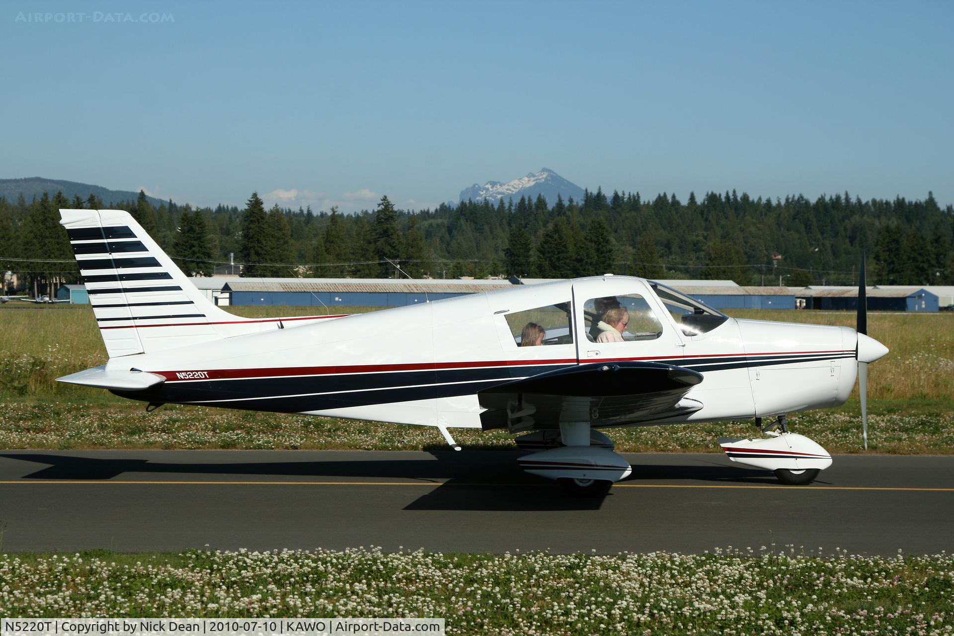 N5220T, 1972 Piper PA-28-140 C/N 28-7225360, KAWO