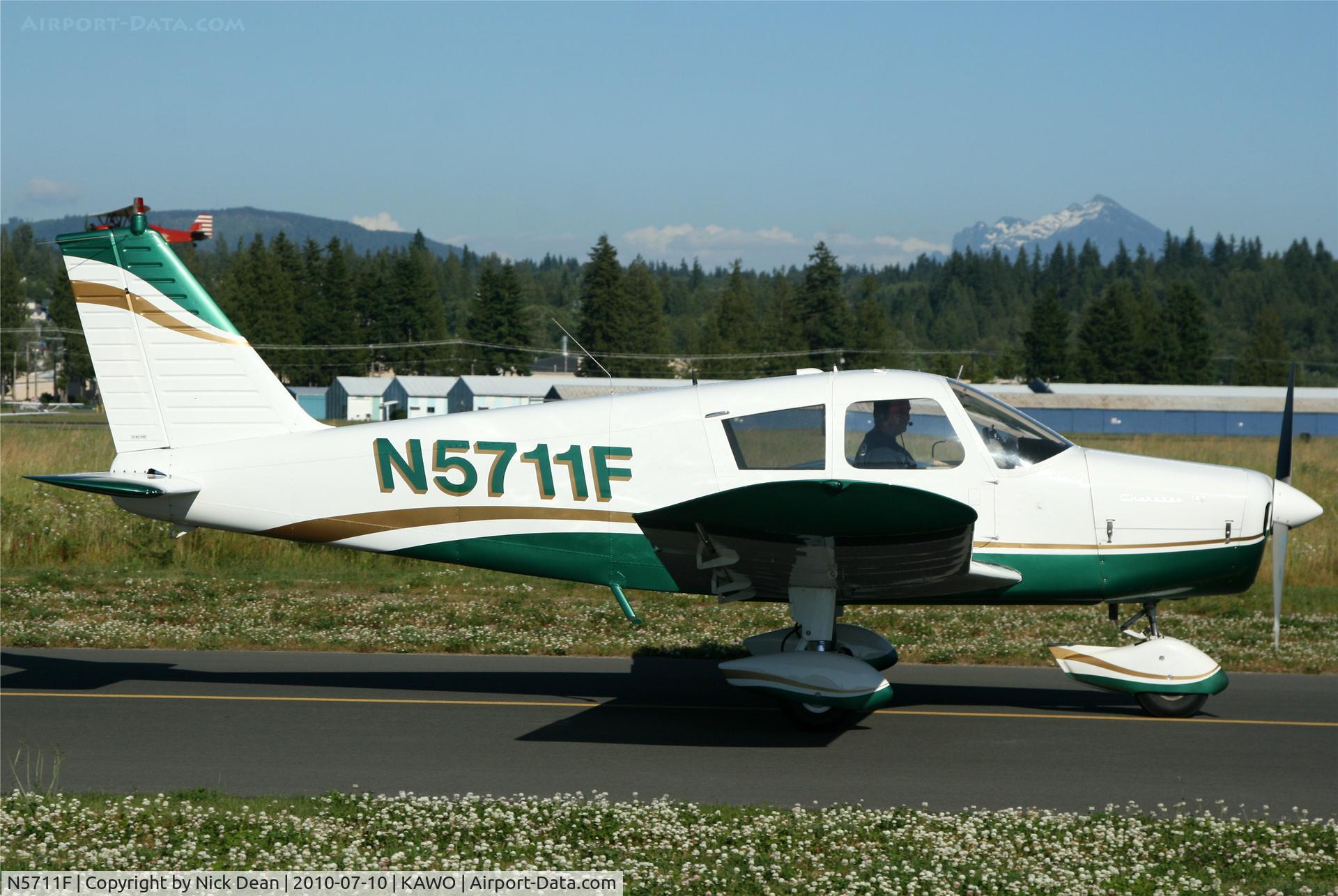 N5711F, 1968 Piper PA-28-140 C/N 28-24924, KAWO