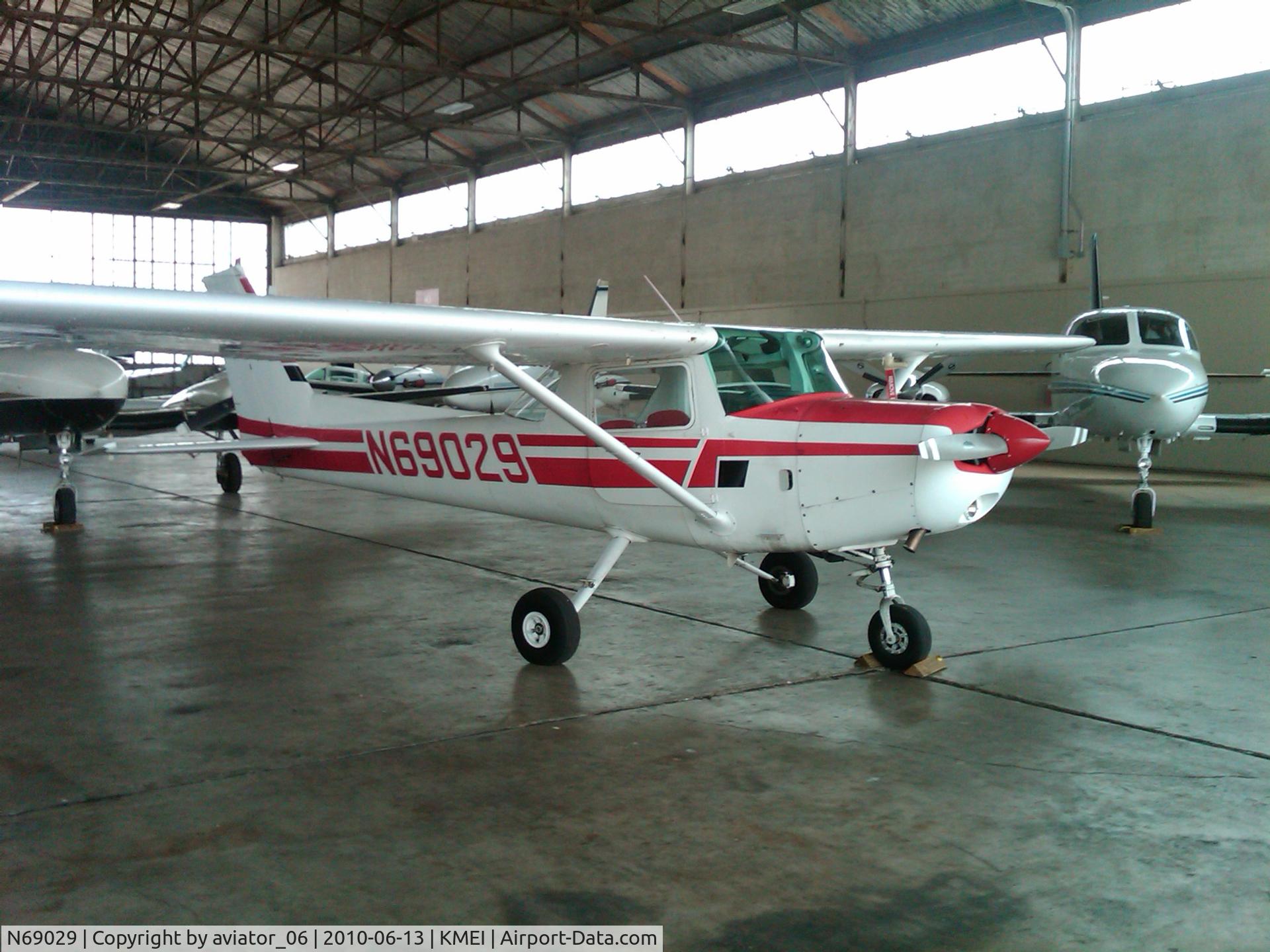 N69029, 1978 Cessna 152 C/N 15282446, Taken inside Meridian Aviation's Main Hanger.