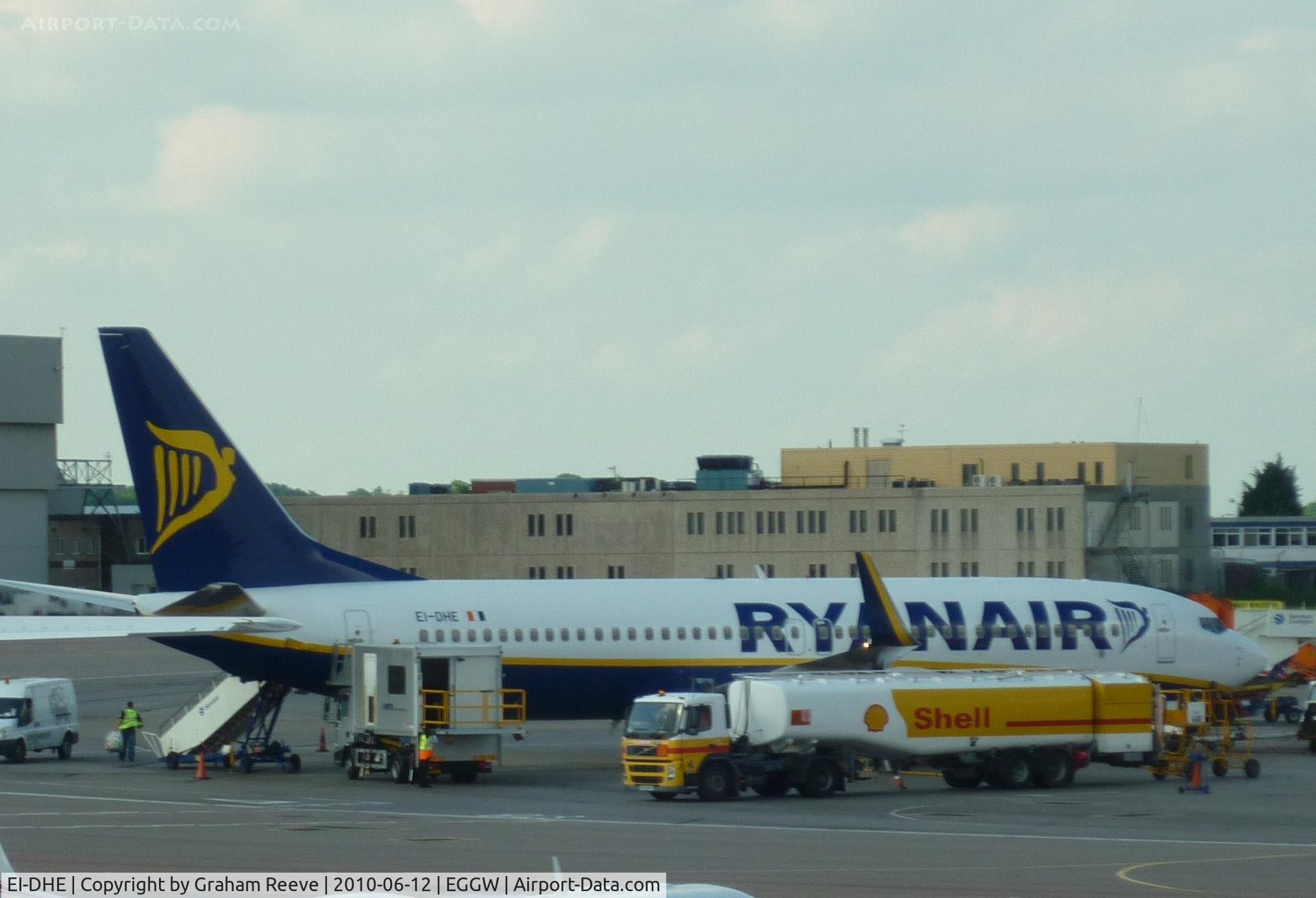EI-DHE, 2005 Boeing 737-8AS C/N 33574, Parked at Luton.